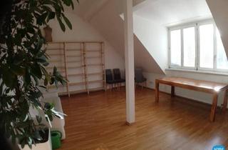 Wohnung mieten in Blindengasse, 1080 Wien, Helle 2 Zimmer DG Wohnung Altbau für Sportler