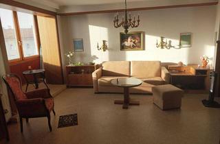 Loft mieten in Schmidgunstgasse, 1110 Wien, Bezugsfertige, voll möblierte loftartige Wohnung (ca. 73 m²) mit vollverglaster Loggia im 2. Stock mit Fernblick nach Süden und Westen. Provisionsfrei