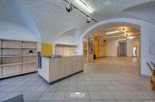 Büro zu mieten in 4840 Vöcklabruck, Top-Adresse. Geschäftslokal oder Büro am Stadtplatz. Zentral. Sichtbar.