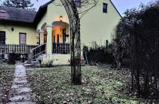 Einfamilienhaus kaufen in 2153 Stronsdorf, CHARMANTES EINFAMILIENHAUS MIT NEBENGEBÄUDEN, GARAGE & GARTEN IN GUT GEPFLEGTEM ZUSTAND