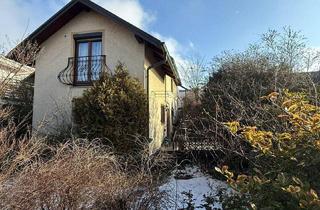 Haus kaufen in 1100 Wien, KLEINGARTENHAUS in U-Bahn-Nähe auf Doppelparzelle! SANIEREN ODER NEU BAUEN!