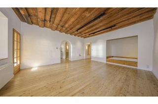 Wohnung mieten in 6370 Kitzbühel, Freizeitwohnsitz in historischem Stadthaus mit Blick auf die Streif