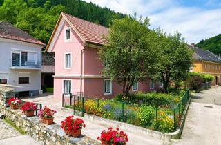 Einfamilienhaus kaufen in 9360 Friesach, Einfamilienhaus mit Zusatzwohnung (Einliegerwohnung) + Studio – selten: 4 Garagen | 279.000 €