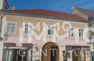 Haus kaufen in 3550 Langenlois, WOHN-UND GESCHÄFTSHAUS AUS DEM 16. JAHRHUNDERT IM HERZEN VON LANGENLOIS 100 m Kellerröhre, Nebengebäude, Innenhof, Geschäftslokale, usw.