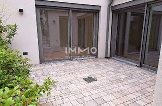 Wohnung kaufen in 1130 Wien, FAMILIENTRAUM IM FUHRWERKERHAUS !3 Zimmer plus Hobbyraum mit kleiner Terrasse !