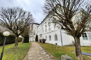 Garagen mieten in 4600 Wels, KFZ-Überdachter-Abstellplatz Schloss Traunegg T06