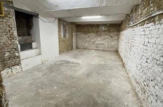 Gewerbeimmobilie kaufen in 1150 Wien, Lagerfläche in 1150 Wien: Zwei Einheiten nahe Lugner City