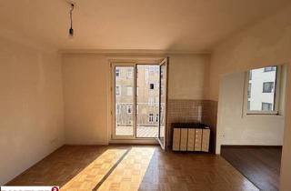 Wohnung kaufen in Angeligasse, 1100 Wien, Sanierungsbedürftige 2 Zimmerwohnung mit hofseitigen Balkon - freier Mietzins