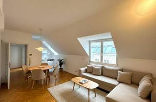 Wohnung kaufen in Stephansplatz, 1010 Wien, Wohnen in exklusiver Innenstadtlage! 1-Zimmer Dachgeschosswohnung mit Blick auf den Stephansdom! Erstbezug!