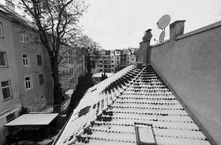 Wohnung kaufen in Lorenz-Bayer-Platz, 1170 Wien, Renovierungsbedürftige AltbauWohnung in schöner Lage