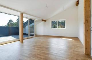 Wohnung kaufen in Salzburger Str. 109, 5110 Oberndorf bei Salzburg, Ruhige 3-Zimmer-Dachgeschosswohnung mit Blick auf den Stille-Nacht-Bezirk sowie Bergblick
