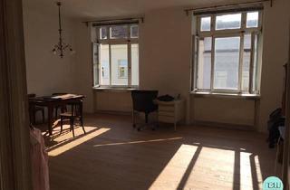 Wohnung kaufen in 1190 Wien, Oberdöbling / helle 82 m² Altbauwohnung + Schuppen + 3 PKW-Abstellplätze