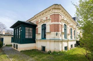 Villen zu kaufen in 2340 Mödling, Altbau-Villa mit Gartenhaus in bester Mödlinger Wohnlage