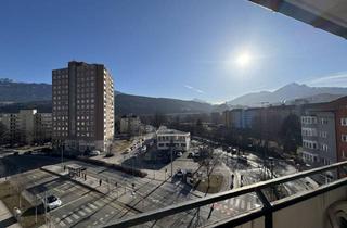 Wohnung kaufen in 6020 Innsbruck, Charmante Garconniere mit sonnigen Balkon und Panoramaausblick in Innsbruck