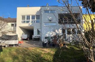 Mehrfamilienhaus kaufen in 1220 Wien, Attraktives Zinshaus mit Entwicklungspotenzial – Wohnen & Gewerbe in frequentierter Lage