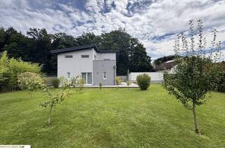 Haus kaufen in Im Seengebiet: Mattsee, Grabensee, Obertrumersee, 5163 Palting, Neuer Kaufpreis: Gepflegtes Zuhause Nahe dem Mattsee mit Großem Garten, Dachterrasse und Doppel-Carport!