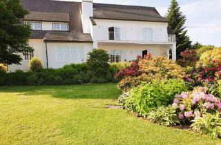 Haus kaufen in 4720 Neumarkt im Hausruckkreis, Repräsentatives Wohnhaus mit zwei unabhängigen Einheiten und traumhaftem Garten