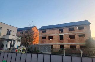 Haus kaufen in 2322 Zwölfaxing, Zwei Häuser im Rohbauzustand in der Nähe der S1.