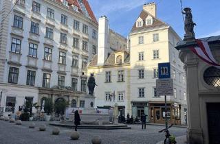 Wohnung kaufen in Franziskanerplatz, 1010 Wien, Altbaujuwel im Herzen des 1.Bezirkes, charmante 40m² Garçonnière nahe dem idyllischen Franziskaner Platz !