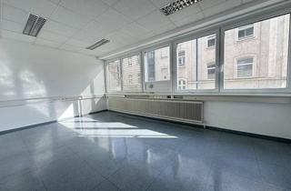 Büro zu mieten in Schönbrunnerstrasse 213, 1120 Wien, Schulungsflächen - U4 / U6 Längenfeldgasse vor dem Gebäude