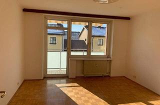 Wohnung kaufen in 4910 Ried im Innkreis, Charmante 3-Zimmer-Wohnung in Ried: Ihr Sanierungsprojekt mit Südbalkon und viel Potenzial!