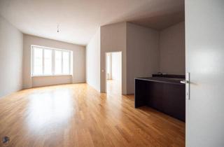 Wohnung kaufen in 2700 Wiener Neustadt, Großzügige Dachgeschosswohnung in historischem Stilhaus nahe Hauptplatz – Wiener Neustadt