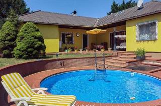 Einfamilienhaus kaufen in 2231 Strasshof an der Nordbahn, Licht, Luft und Freiheit: Bungalow mit großem Garten und Pool