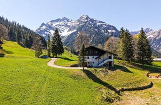Haus kaufen in 6993 Mittelberg, Panorama pur – charmantes Alpenhaus in spektakulärer Lage!