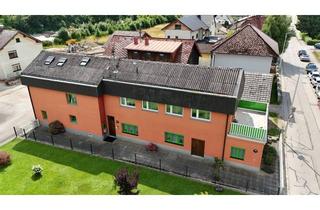 Haus kaufen in Stefan-Fadinger-Straße 12, 4800 Attnang, Vielseitiges Wohnhaus mit drei Einheiten in zentraler Lage von Attnang-Puchheim