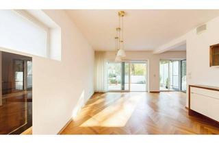 Villen zu kaufen in Klinik Hietzing, 1130 Wien, High-End-Living - Spacious Villa with beautiful Garden, Pool and Garage space for many Cars - Low-energy house in top condition - ready to move in!