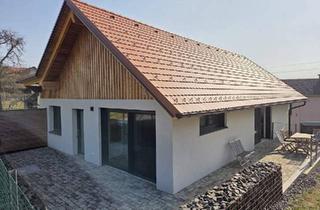 Haus kaufen in 8493 Klöch, Modernes und neuwertiges Wohnhaus mit Eck- Terrasse und Vollkeller samt weiterem Uralt- Kellerstöckl mit Zu und Umbaugenehmigung