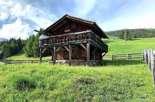 Haus kaufen in 9900 Lienz, Alpine Hideaway über den Lienzer Dolomiten / Exklusive Freizeitwohnsitz-Berghütte in Panoramalage am Zettersfeld