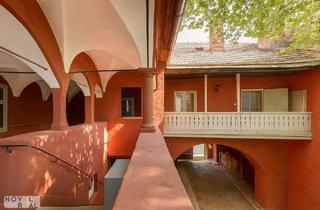 Mehrfamilienhaus kaufen in 2352 Gumpoldskirchen, Historisches Renaissance-Anwesen mit exklusivem Ausbaupotenzial!