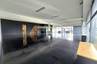 Gewerbeimmobilie kaufen in 4800 Attnang, Modernisiertes Autohaus / Gewerbeobjekt in Top-Lage mit über 30 Stellplätzen, Büroflächen u. v. m.