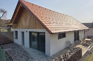 Haus kaufen in 8493 Klöch, Modernes und neuwertiges Wohnhaus mit Eck- Terrasse und Vollkeller samt weiterem Uralt- Kellerstöckl mit Zu und Umbaugenehmigung