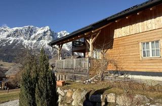 Haus kaufen in 8960 Niederöblarn, Holzblockhaus mit gemütlichem Kachelofen und herrlichem Bergpanorama!