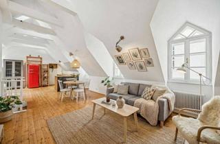 Wohnung kaufen in 1090 Wien, Dachgeschosswohnung in charmantem Wiener Biedermeierhaus - fußläufig zum 1. Bezirk