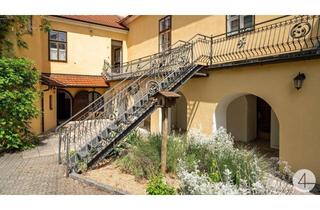 Mehrfamilienhaus kaufen in 2115 Ernstbrunn, Seltene Investmentchance: Ehemaliges Kloster mit Wohn- und Geschäftsflächen