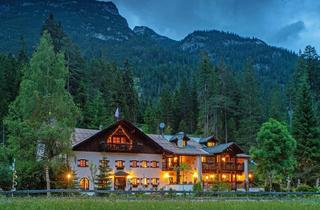 Haus kaufen in Arlberg, 6651 Häselgehr, Romantisches Landgut in den Tiroler Bergen