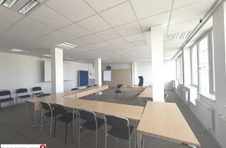 Büro zu mieten in 2340 Mödling, Weitläufiges DG-Büro mit Rundumblick im Herzen von Mödling