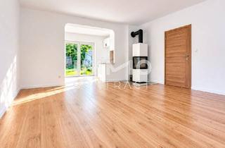 Haus kaufen in 2412 Wolfsthal, Renoviertes Haus mit ruhigem Garten, Dachterrasse & Ausbaureserve – Nebenkostenbonus bis 30.06.!