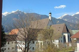 Wohnung kaufen in 6130 Schwaz, Eine besondere Wohnung in idyllischer Stadtrandlage von Schwaz mit Blick auf Schloss Freundsberg und den Franziskanergarten