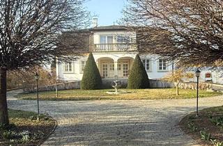 Villen zu kaufen in 2423 Deutsch Jahrndorf, Zeitlose Eleganz - Villa mit Parkgarten und Nebengebäuden