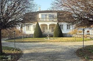Villen zu kaufen in 2423 Deutsch Jahrndorf, Zeitlose Eleganz - Villa mit Parkgarten und Nebengebäuden