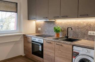 Wohnung kaufen in Gemeindeaugasse 15, 1220 Wien, Frisch generalsaniertes 4 Zi Dachgeschoss-Juwel mit 180°-Panoramablick, Privat