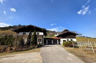 Haus kaufen in 4814 Gmundnerberg, Mehr als ein Zuhause: Ein Refugium für Mensch und Tier - Zweifamilienhaus mit Doppelgarage und Stallgebäude