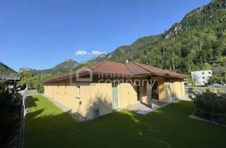 Haus kaufen in 6845 Hohenems, ! TOP-ANGEBOT ! HOHENEMS Barrierefreies Wohnen für Ihre Familie oder als Paar im komfortablen Bungalow - ein weiterer absoluter Mehrwert ist das großzügig geschnittene Grundstück.