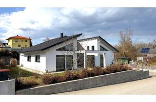Villen zu kaufen in 4840 Vöcklabruck, Moderner Bungalow im Villenstil