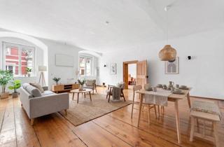 Wohnung kaufen in Hauptplatz, 8010 Graz, Rarität: Große Altbauwohnung mit Loggia nähe Hauptplatz mit Potential für verschiedene Nutzungen