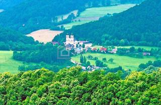 Grundstück zu kaufen in 2571 Nöstach, Atemberaubend schöne Landschaft - Südlage - ebener Baugrund 1569qm plus 548qm Grünland insgesamt 2.117qm - kein Bauzwang !!! Nähe Alland nur 20 Minuten nach Wien!!!